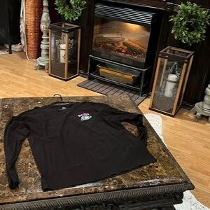 Buc-ee's Space Long Sleeved Shirt 2X. A214